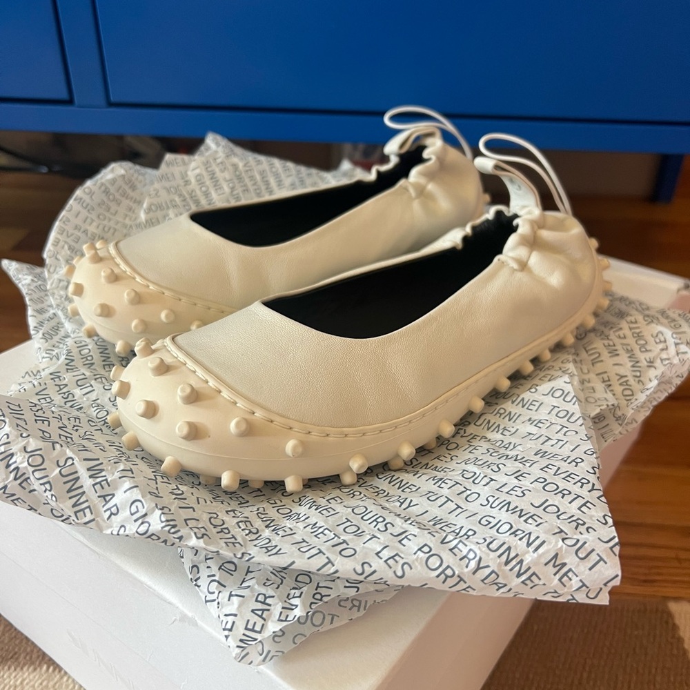 Sunnei Off White 1000chiodi leather ballet flats